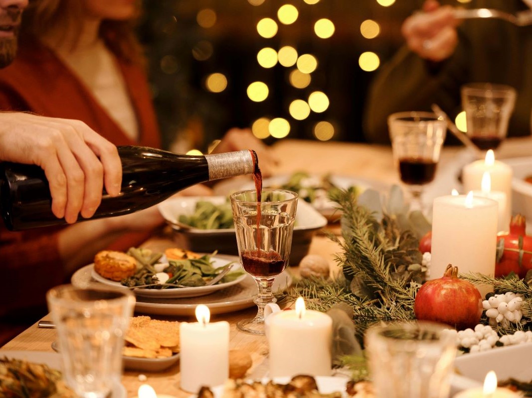 How to Set the Perfect Christmas Buffet: Food, Drinks & Styling Tips for a Festive Feast